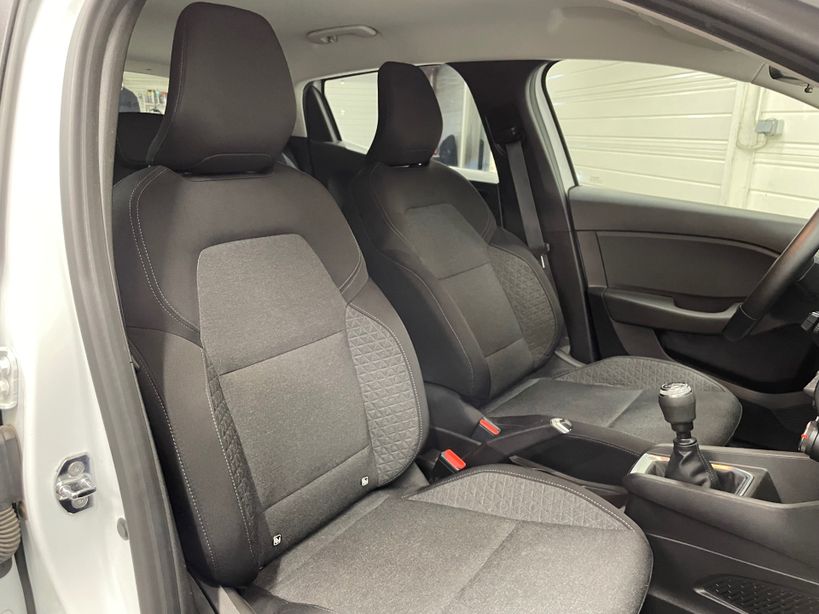 RENAULT CLIO V 2021 - Photo n°11