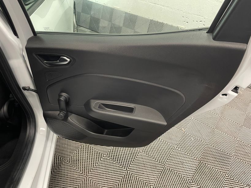 RENAULT CLIO V 2021 - Photo n°31