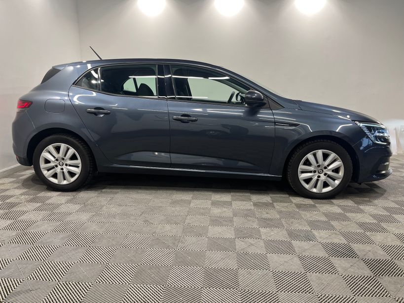 RENAULT MEGANE IV BERLINE 2022 - Photo n°5