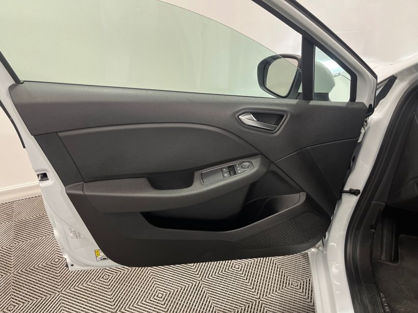 RENAULT CLIO V 2021 - Photo n°32