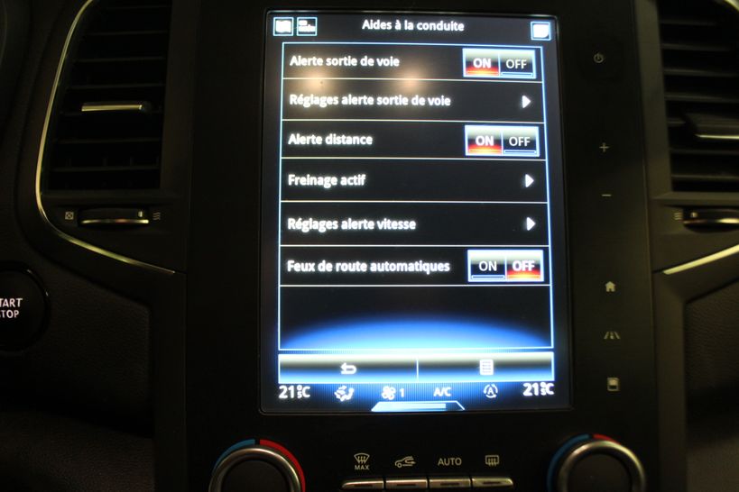 RENAULT MEGANE IV BERLINE 2019 - Photo n°27