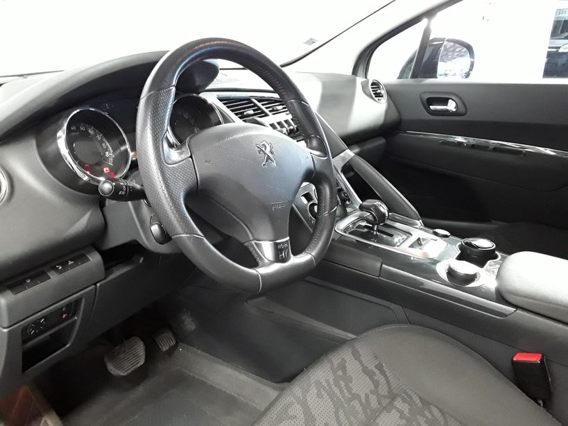 PEUGEOT 3008 HYBRID4 2012 - Photo n°30