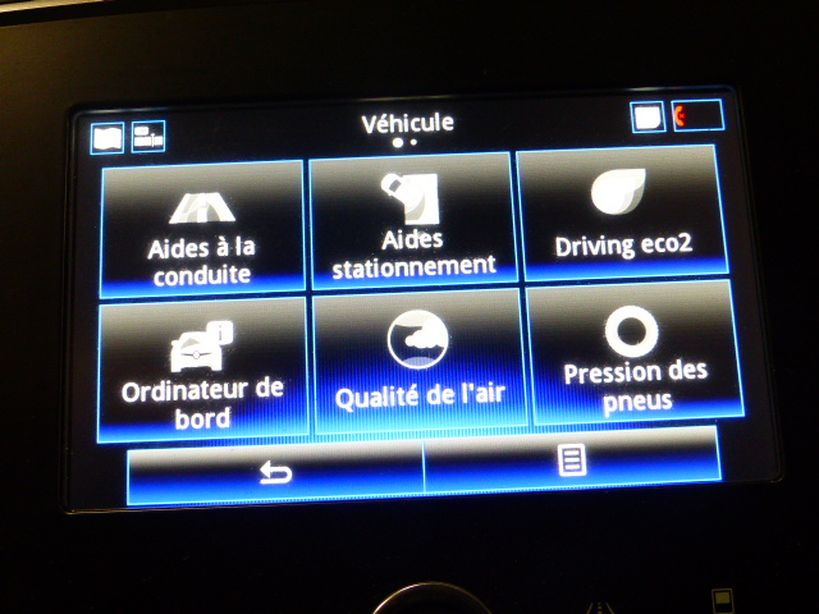 RENAULT MEGANE IV BERLINE 2019 - Photo n°13