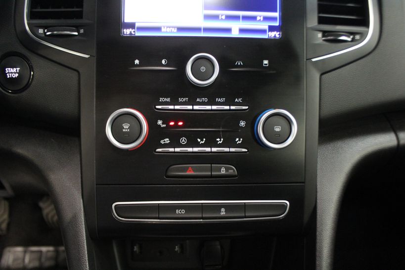 RENAULT MEGANE IV ESTATE 2017 - Photo n°12