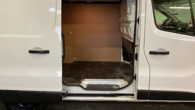 RENAULT TRAFIC III FG 2021 - Photo n°11