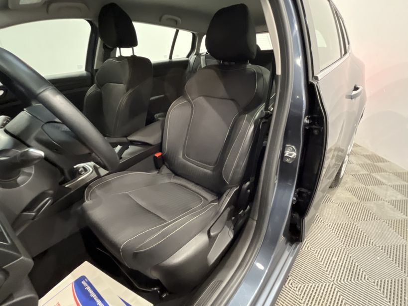 RENAULT MEGANE IV ESTATE BUSINESS 2020 - Photo n°9