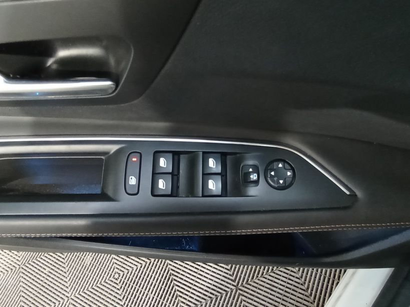 PEUGEOT 3008 2018 - Photo n°31