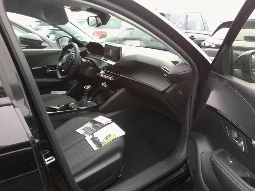 PEUGEOT 208 2024 - Photo n°5