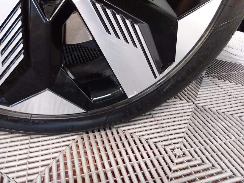 RENAULT MEGANE E TECH 2022 - Photo n°2