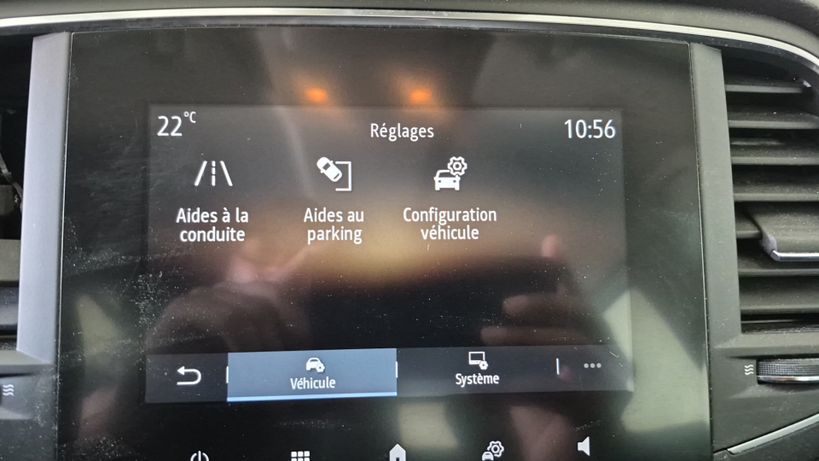 RENAULT MEGANE IV BERLINE 2022 - Photo n°13