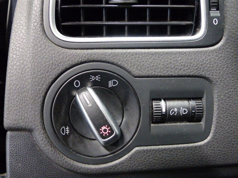 VOLKSWAGEN POLO 2011 - Photo n°23