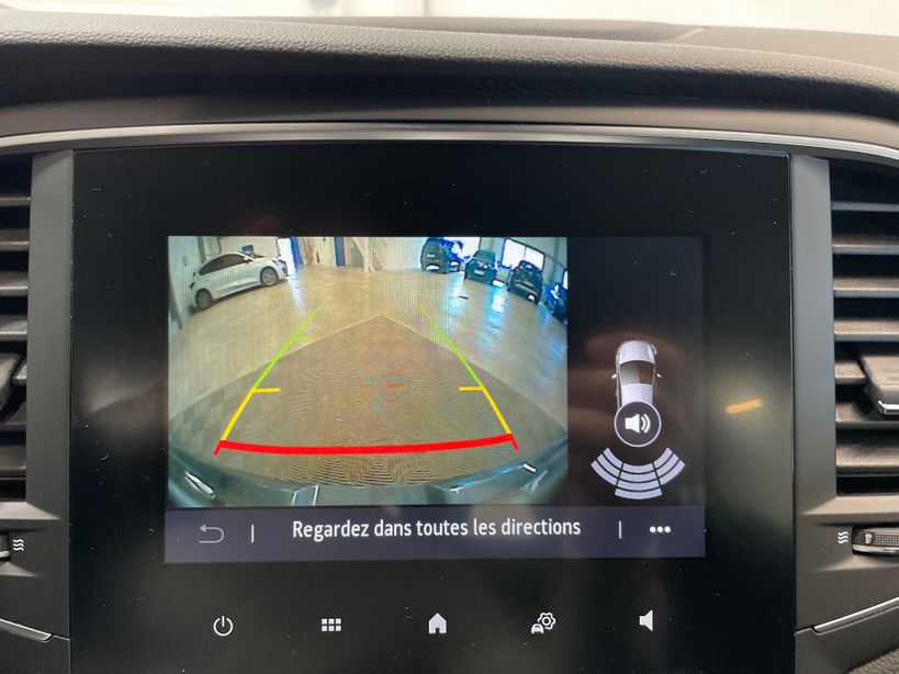 RENAULT MEGANE IV BERLINE 2022 - Photo n°13