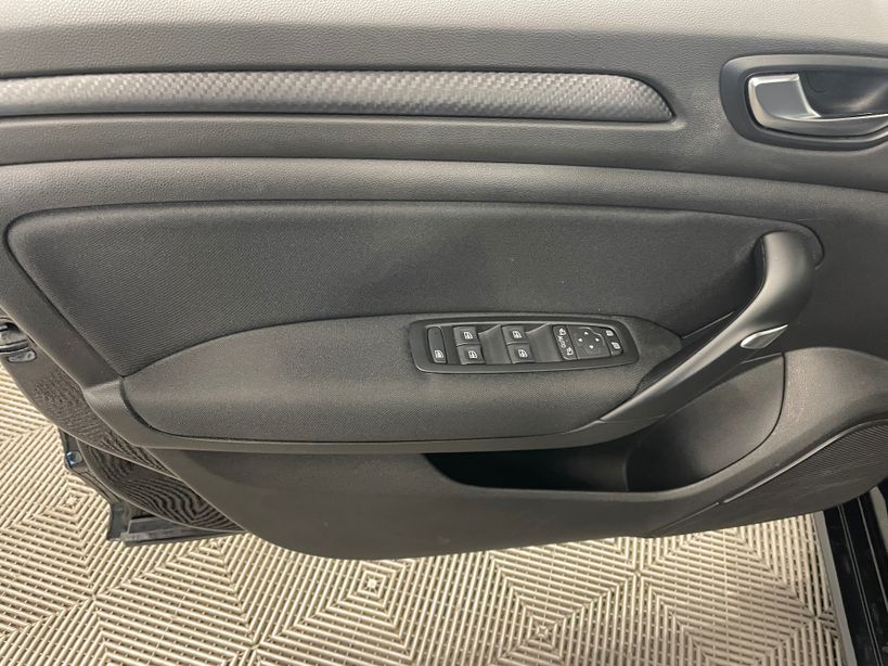 RENAULT MEGANE IV BERLINE BUSINESS 2020 - Photo n°33