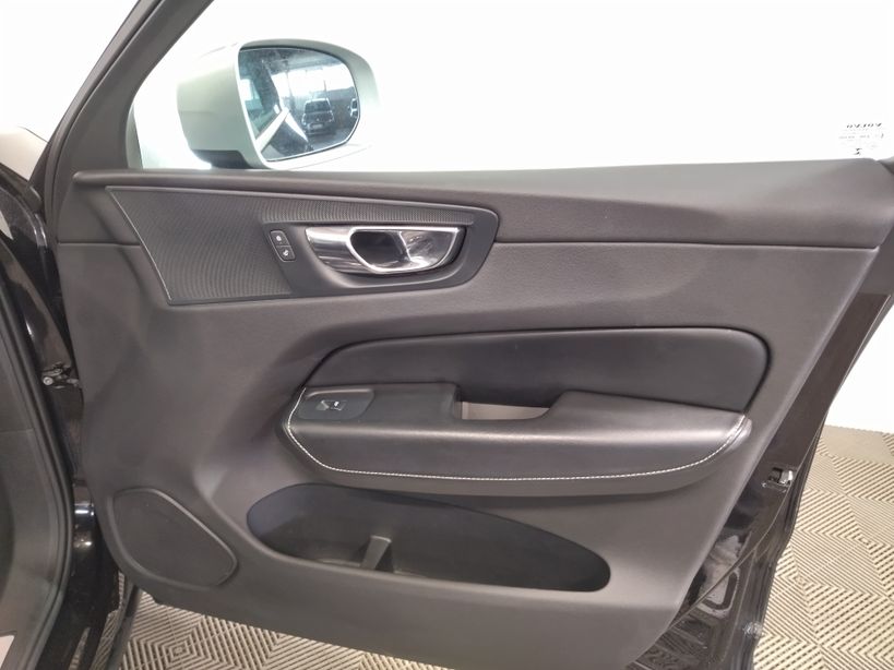 VOLVO XC60 2018 - Photo n°7