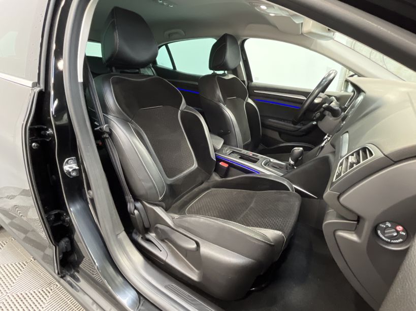 RENAULT MEGANE IV BERLINE 2020 - Photo n°42