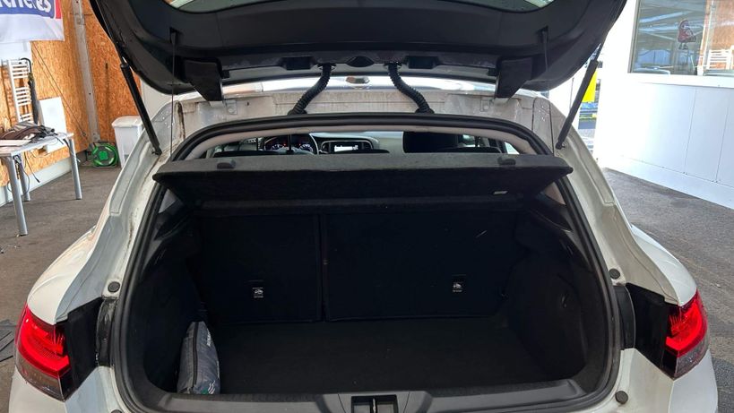 RENAULT MEGANE IV BERLINE 2022 - Photo n°15