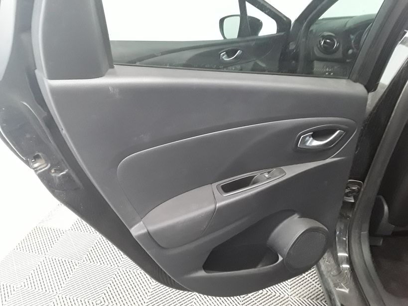 RENAULT CLIO IV ESTATE 2018 - Photo n°16