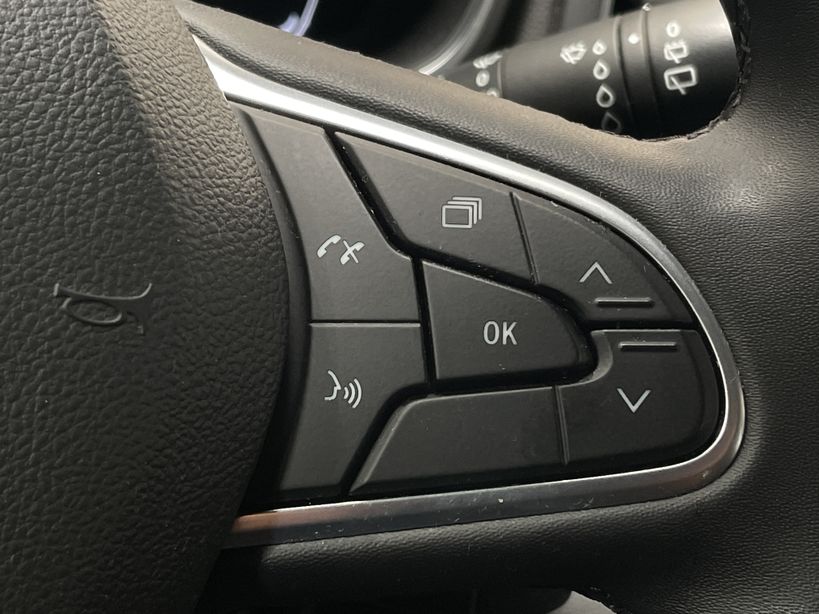RENAULT MEGANE IV BERLINE 2021 - Photo n°28