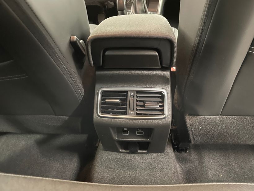 RENAULT MEGANE IV BERLINE 2021 - Photo n°32