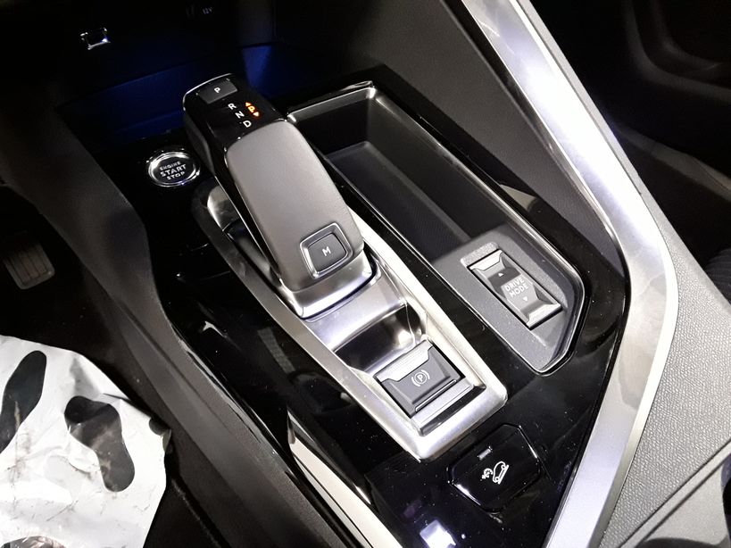 PEUGEOT 3008 2021 - Photo n°14