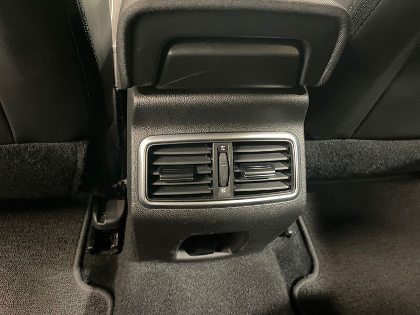 RENAULT MEGANE IV BERLINE BUSINESS 2020 - Photo n°25