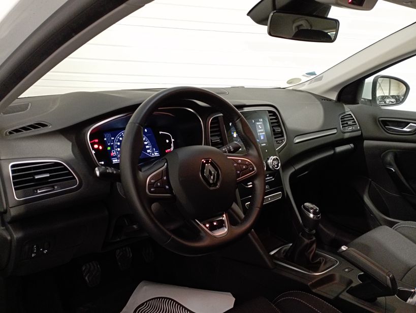 RENAULT MEGANE IV BERLINE 2021 - Photo n°10