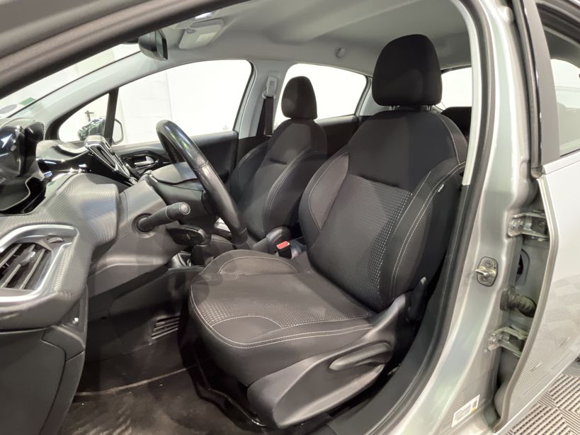 PEUGEOT 208 2016 - Photo n°10