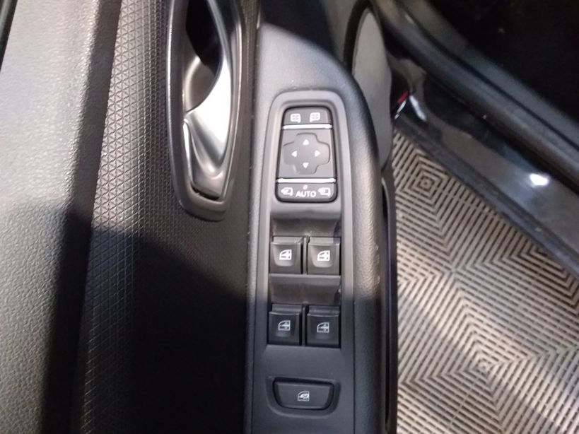 RENAULT CLIO IV 2018 - Photo n°12