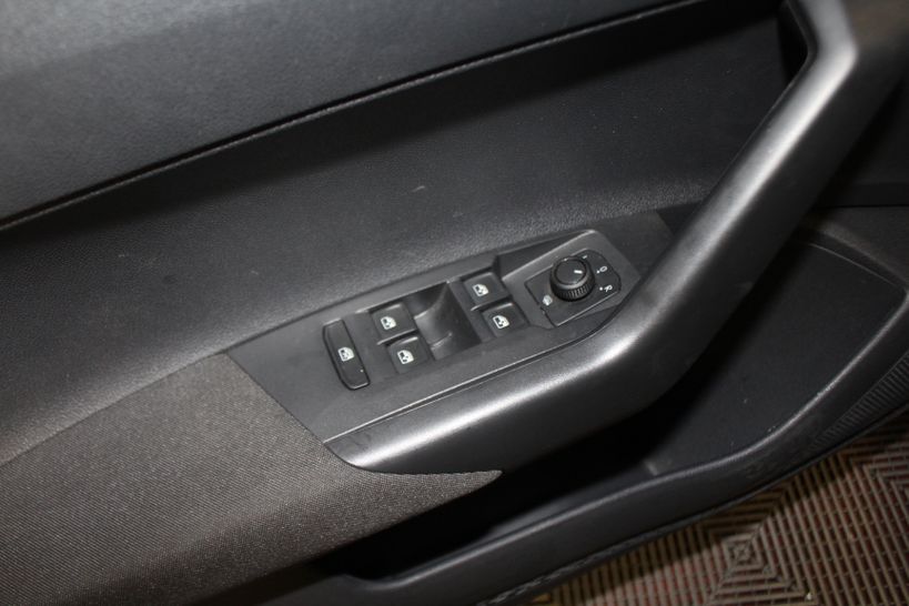 VOLKSWAGEN POLO 2019 - Photo n°11