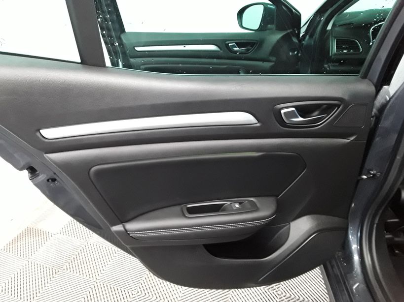 RENAULT MEGANE IV BERLINE 2016 - Photo n°17