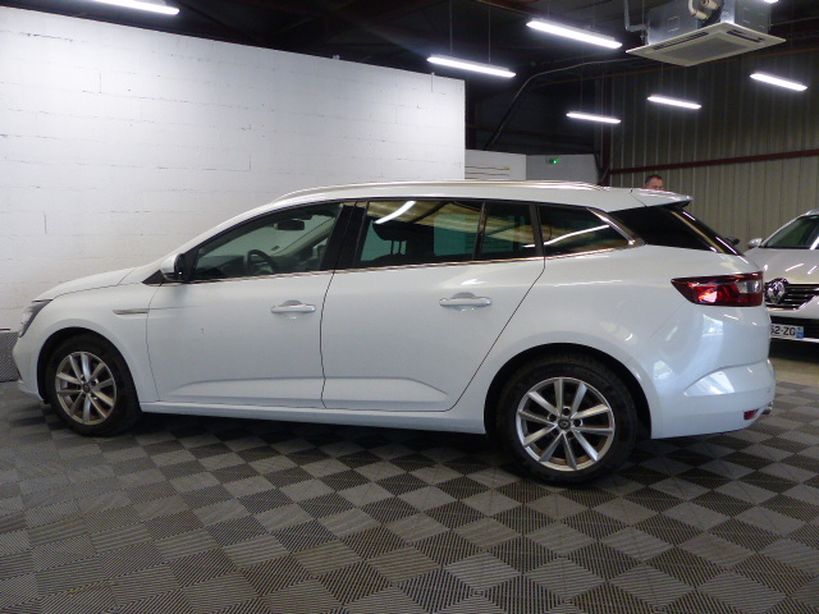 RENAULT MEGANE IV ESTATE 2017 - Photo n°13