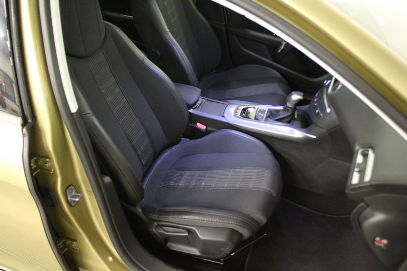 PEUGEOT 308 2018 - Photo n°8