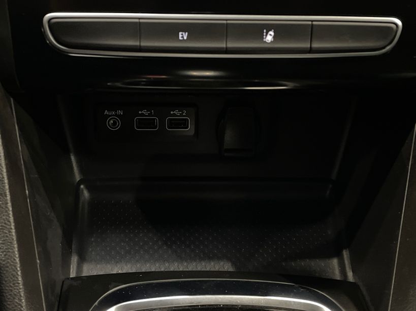 RENAULT MEGANE IV ESTATE 2021 - Photo n°18