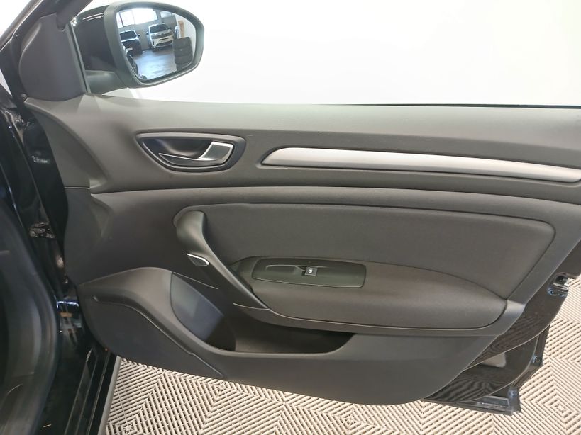 RENAULT MEGANE IV BERLINE 2021 - Photo n°7