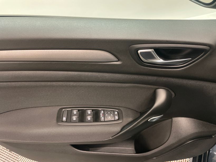 RENAULT MEGANE IV BERLINE 2023 - Photo n°22