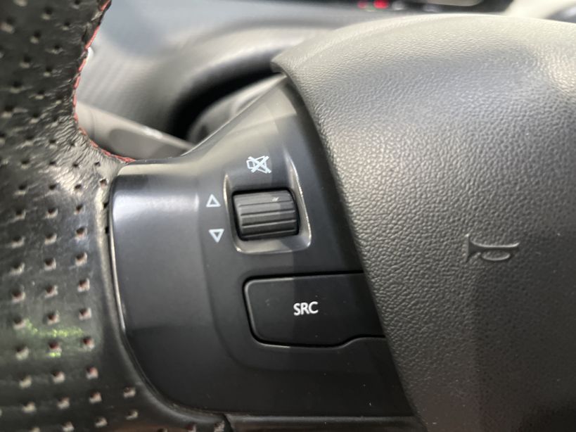 PEUGEOT 208 2017 - Photo n°24