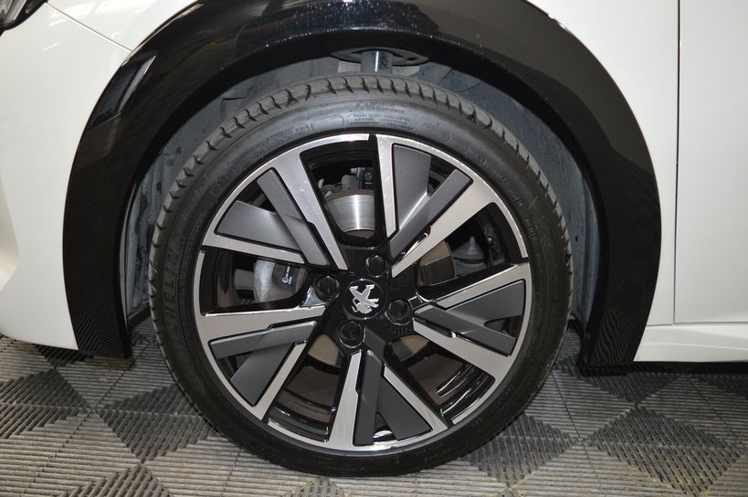 PEUGEOT 208 2020 - Photo n°5