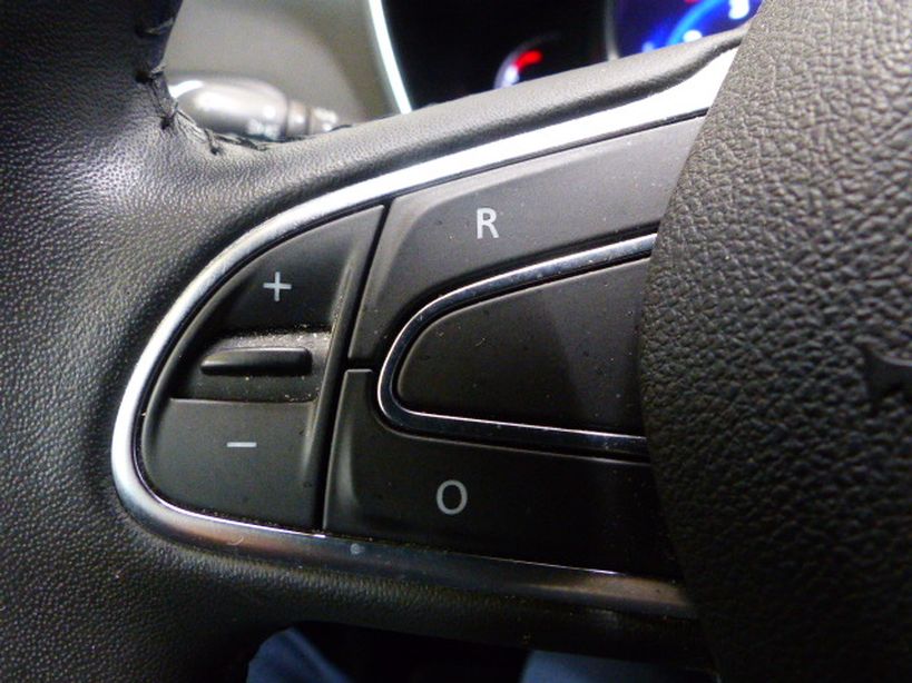 RENAULT MEGANE IV BERLINE 2019 - Photo n°25