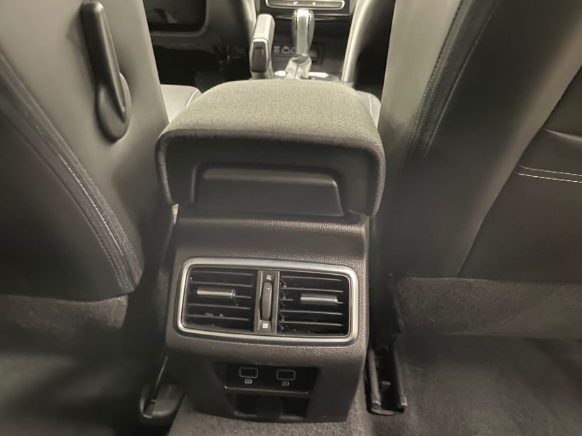 RENAULT MEGANE IV BERLINE 2021 - Photo n°33