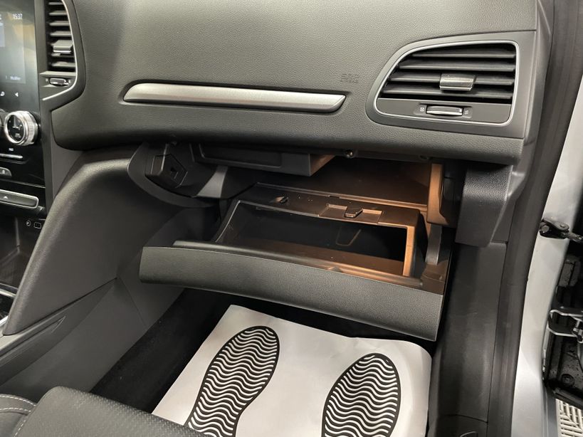 RENAULT MEGANE IV ESTATE 2021 - Photo n°27