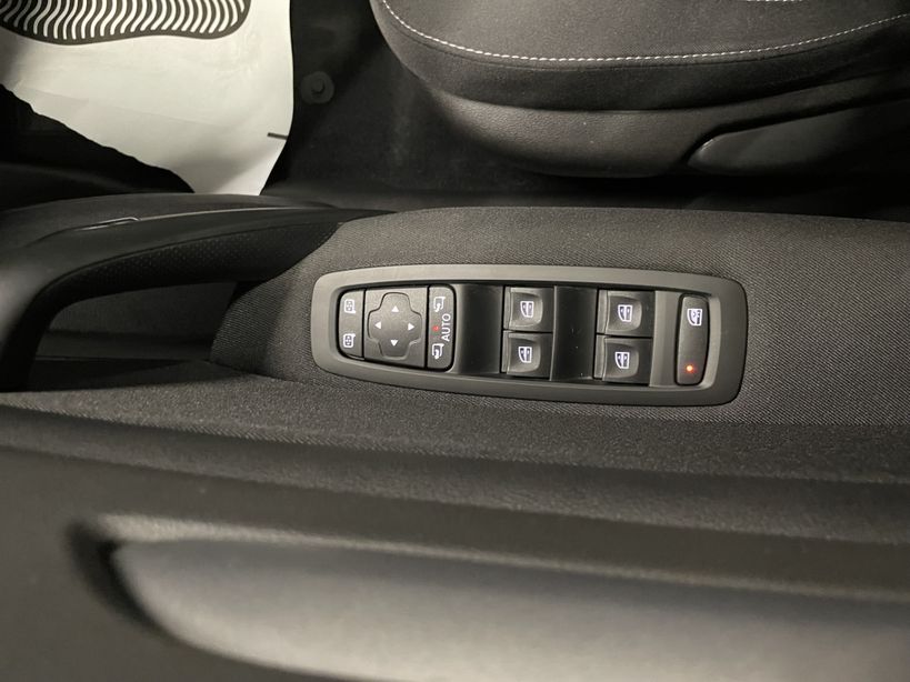 RENAULT MEGANE IV ESTATE 2021 - Photo n°16