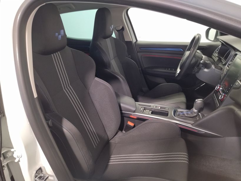 RENAULT MEGANE IV BERLINE 2020 - Photo n°9