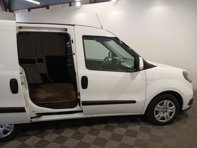 FIAT DOBLO CARGO 2020 - Photo n°9