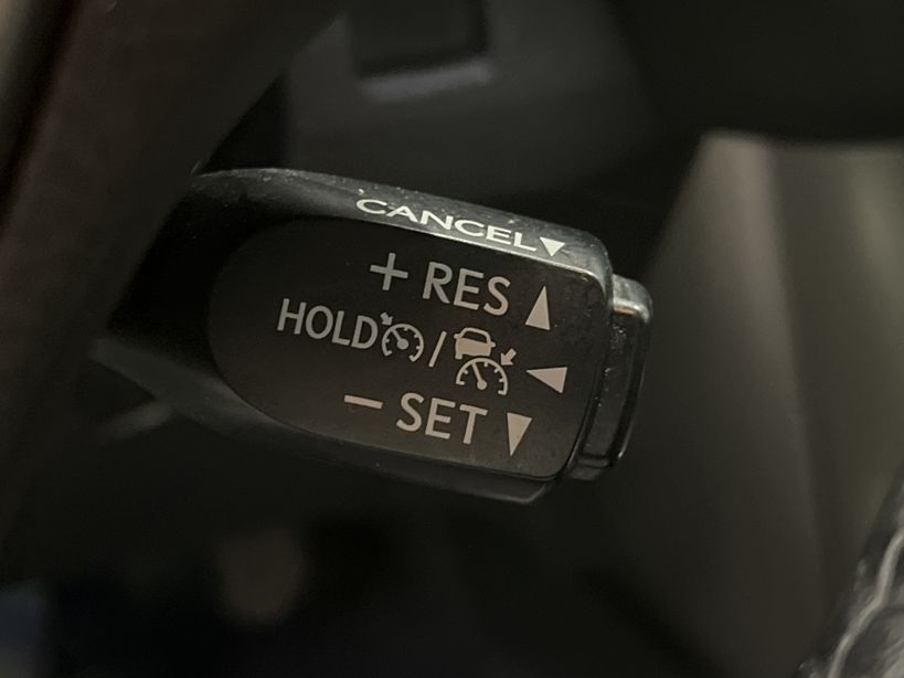 TOYOTA RAV4 HYBRIDE RC18 PRO 2019 - Photo n°27