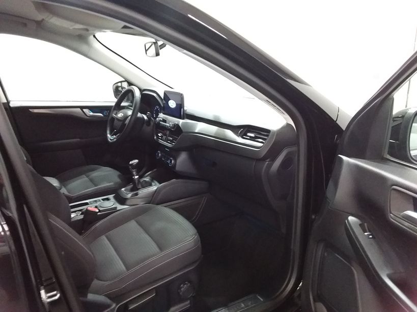 FORD KUGA 2021 - Photo n°7