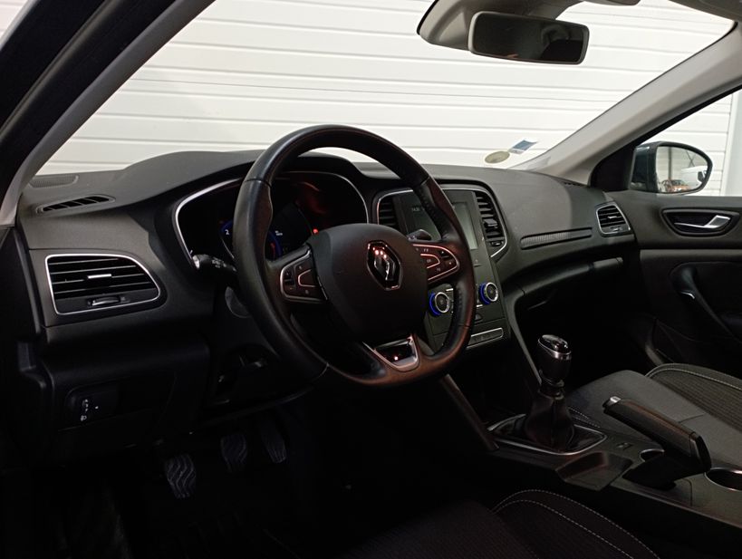 RENAULT MEGANE IV BERLINE BUSINESS 2020 - Photo n°12