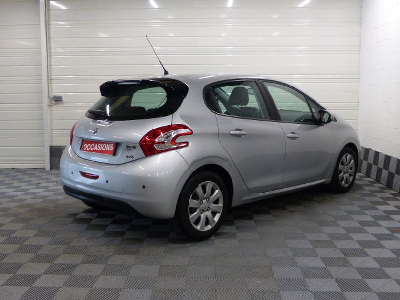 PEUGEOT 208 2013 - Photo n°4