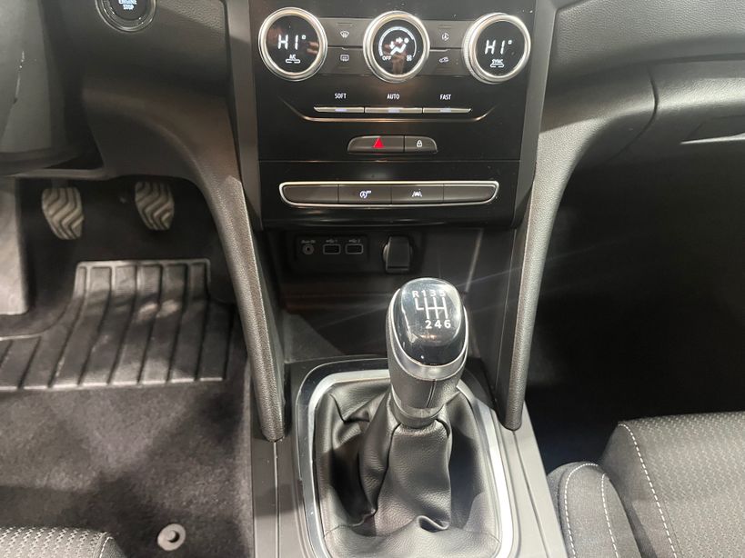 RENAULT MEGANE IV BERLINE 2022 - Photo n°27