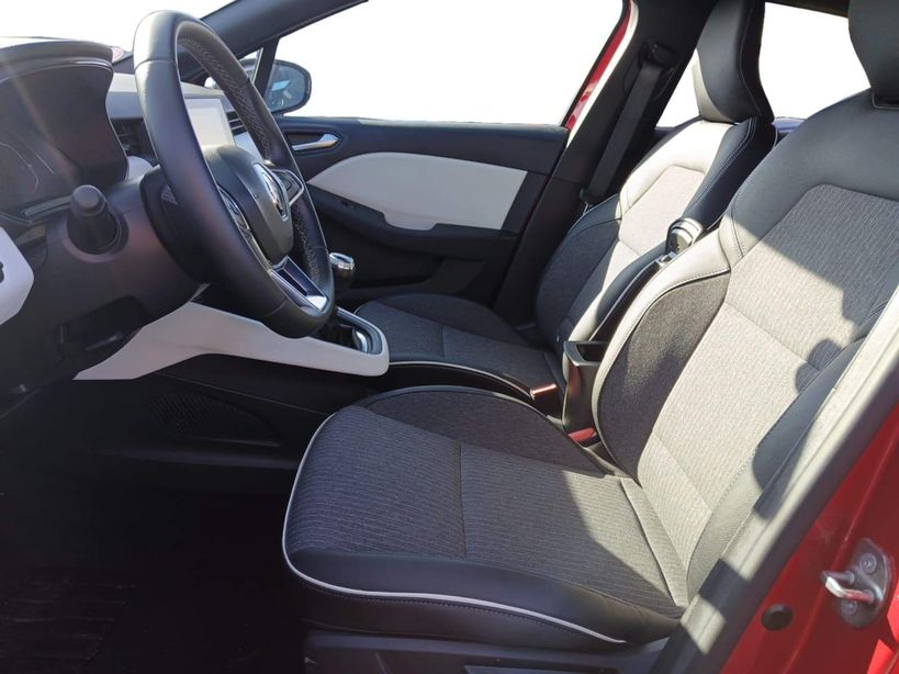 RENAULT CLIO V 2023 - Photo n°11