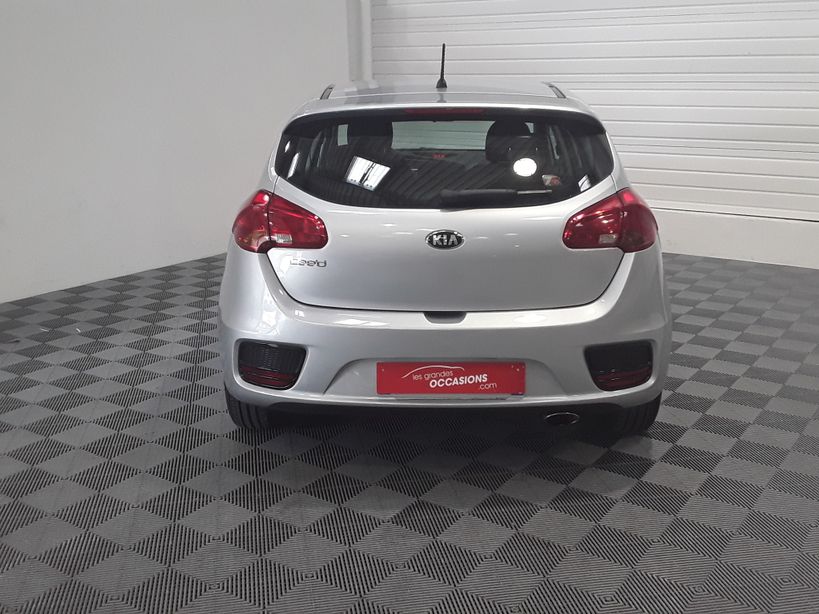 KIA CEE'D 2016 - Photo n°9